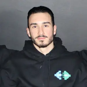 Porträt von Leon Chiosea, Gründer von StaffConnect
